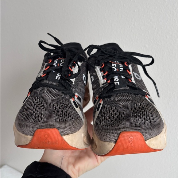 On Running Cloudeclipse in the Fade/Sand women’s size 6 running athletic shoes - Picture 6 of 12